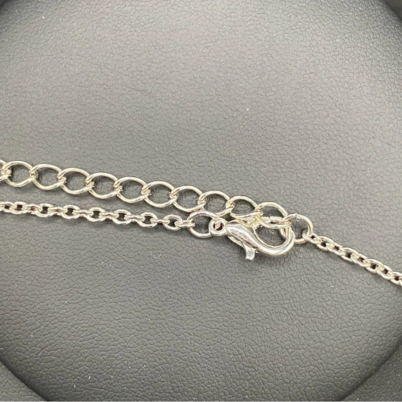 NWOT Butterfly Pendant Necklace win Blue and Red Patriotic - Picture 8 of 9